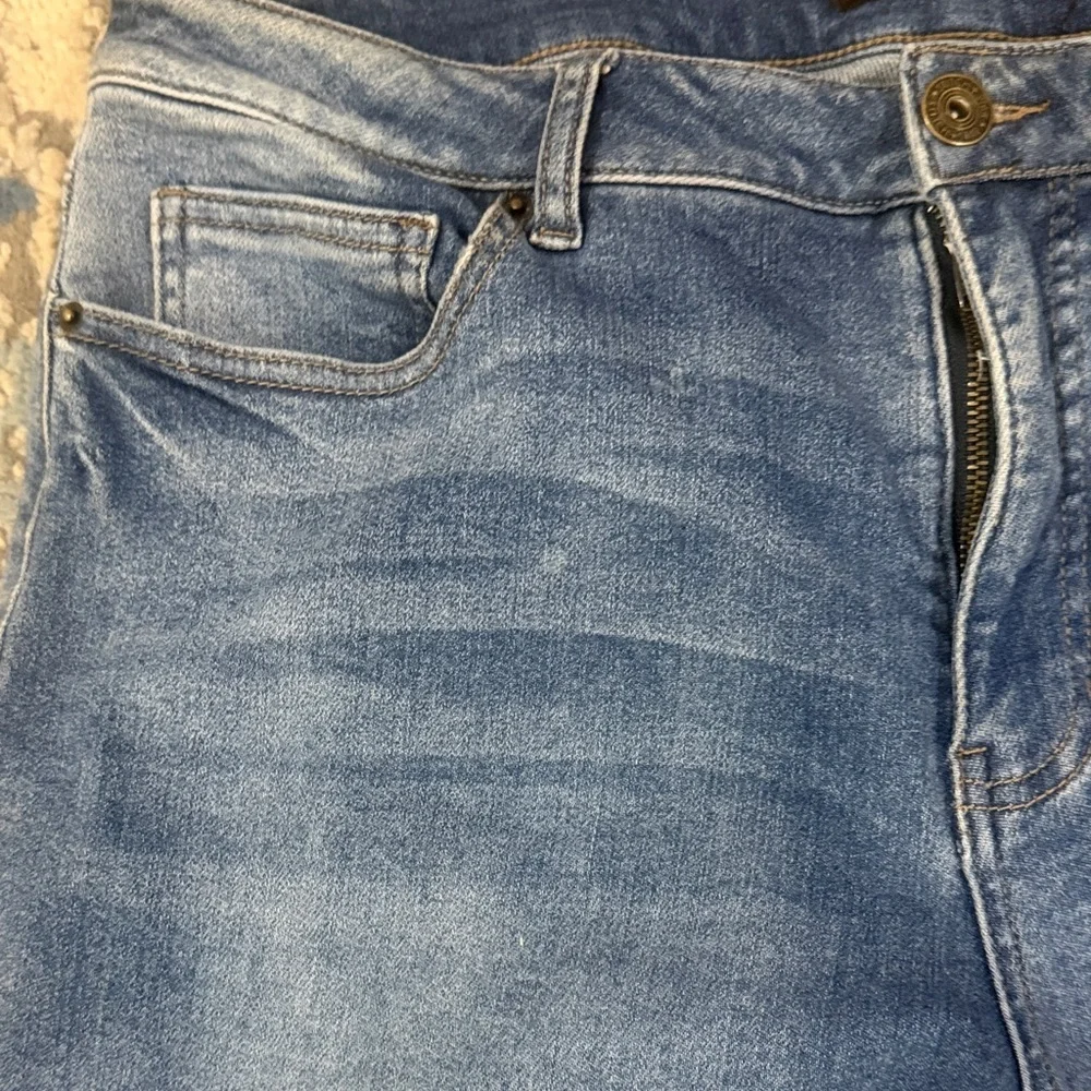 Women’s Blue Distressed Ankle Jeans - Stretch Cropped Denim - Picture 4 of 4